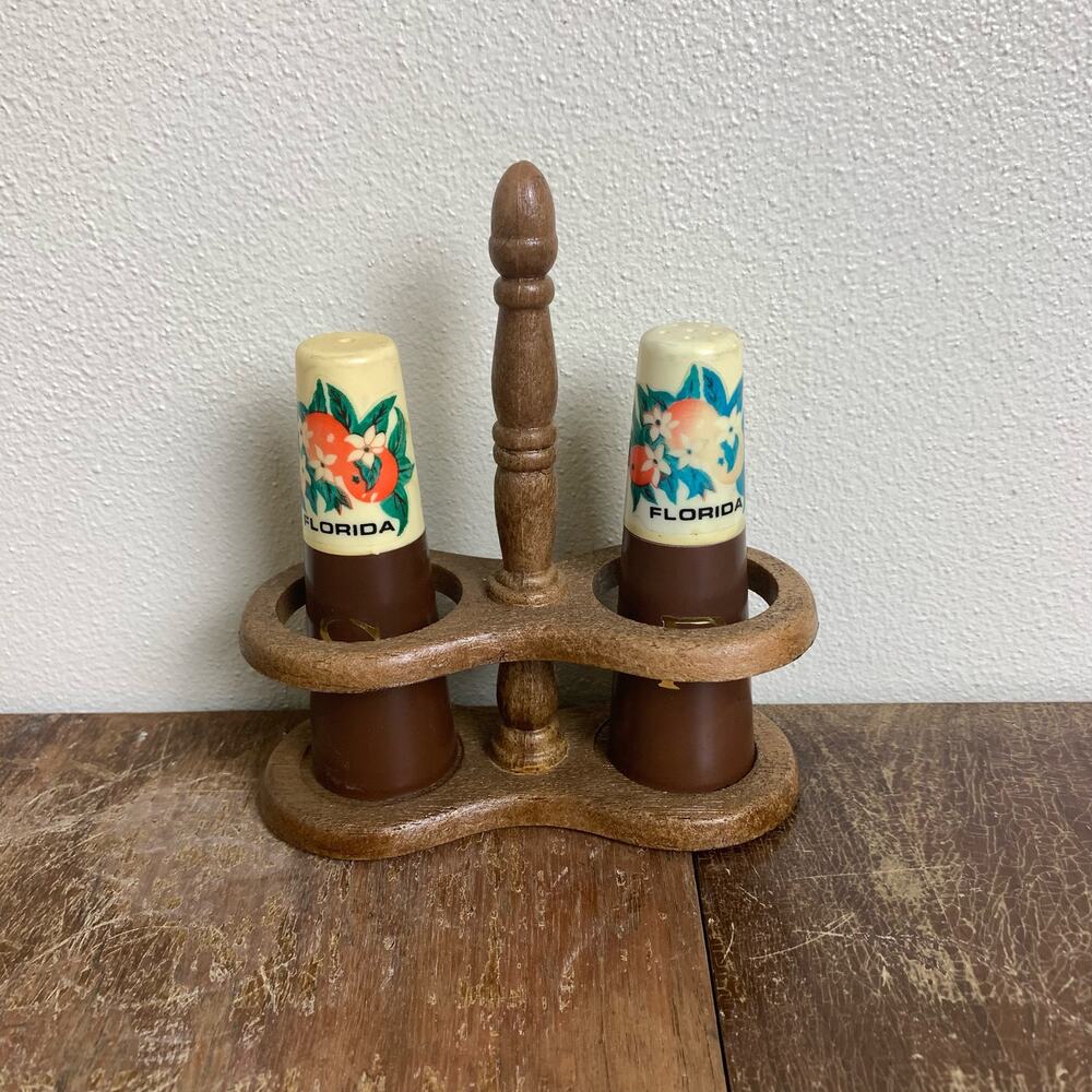 Vintage Florida Orange MCM salt &‎ pepper shakers with resin wood stand
